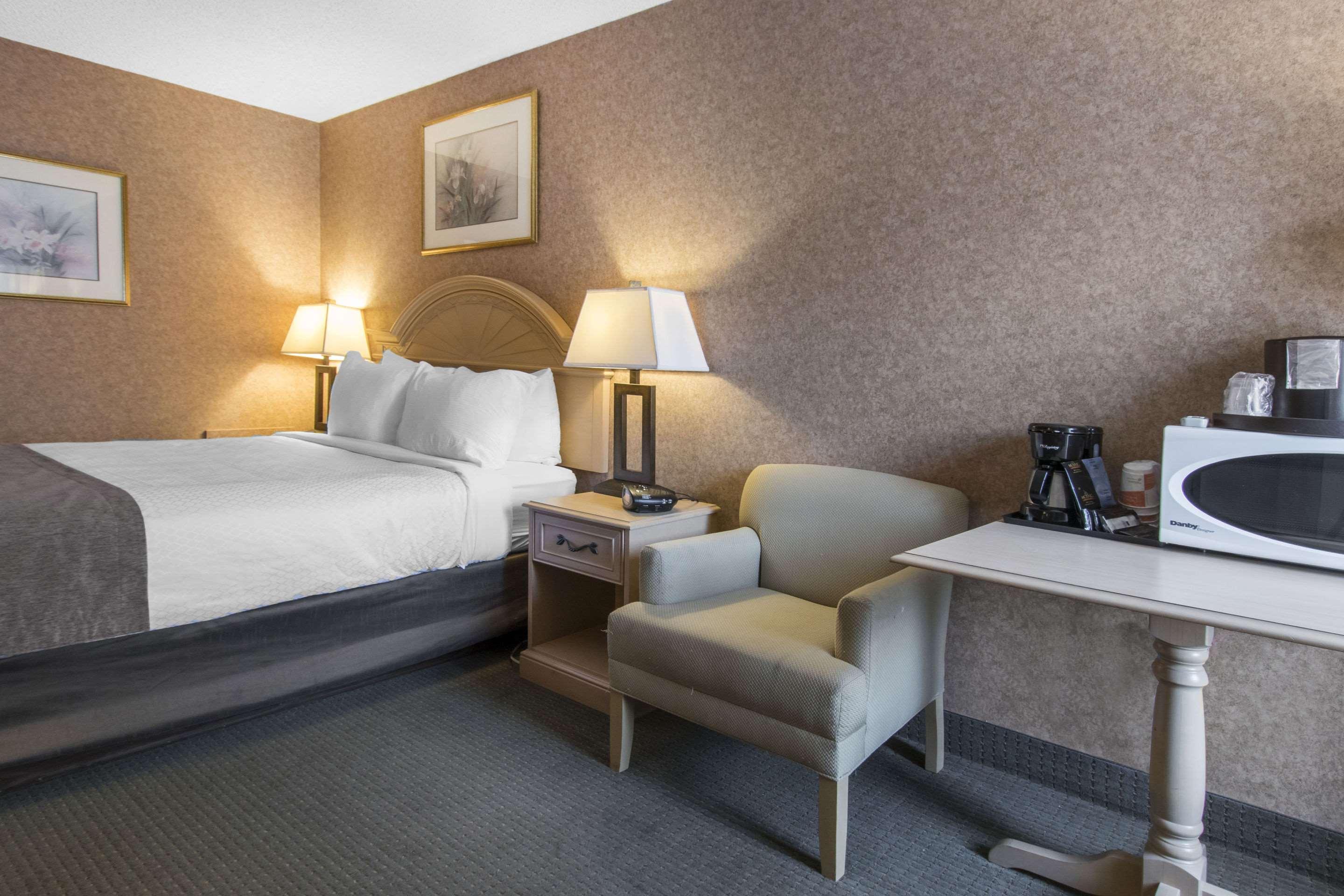 Flamingo Hotel Медисин Хет Екстериор снимка