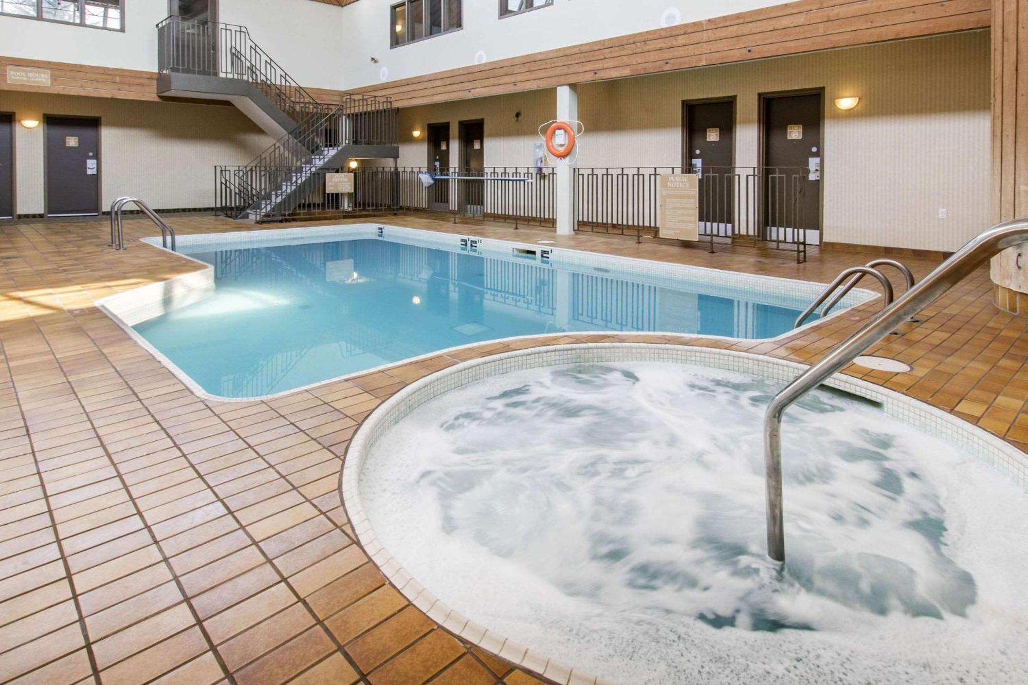 Flamingo Hotel Медисин Хет Екстериор снимка